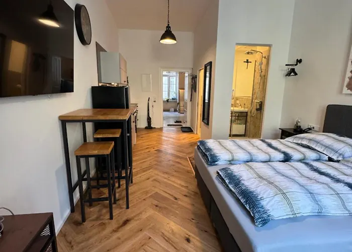 Industrial Schlossberg * Λιντς